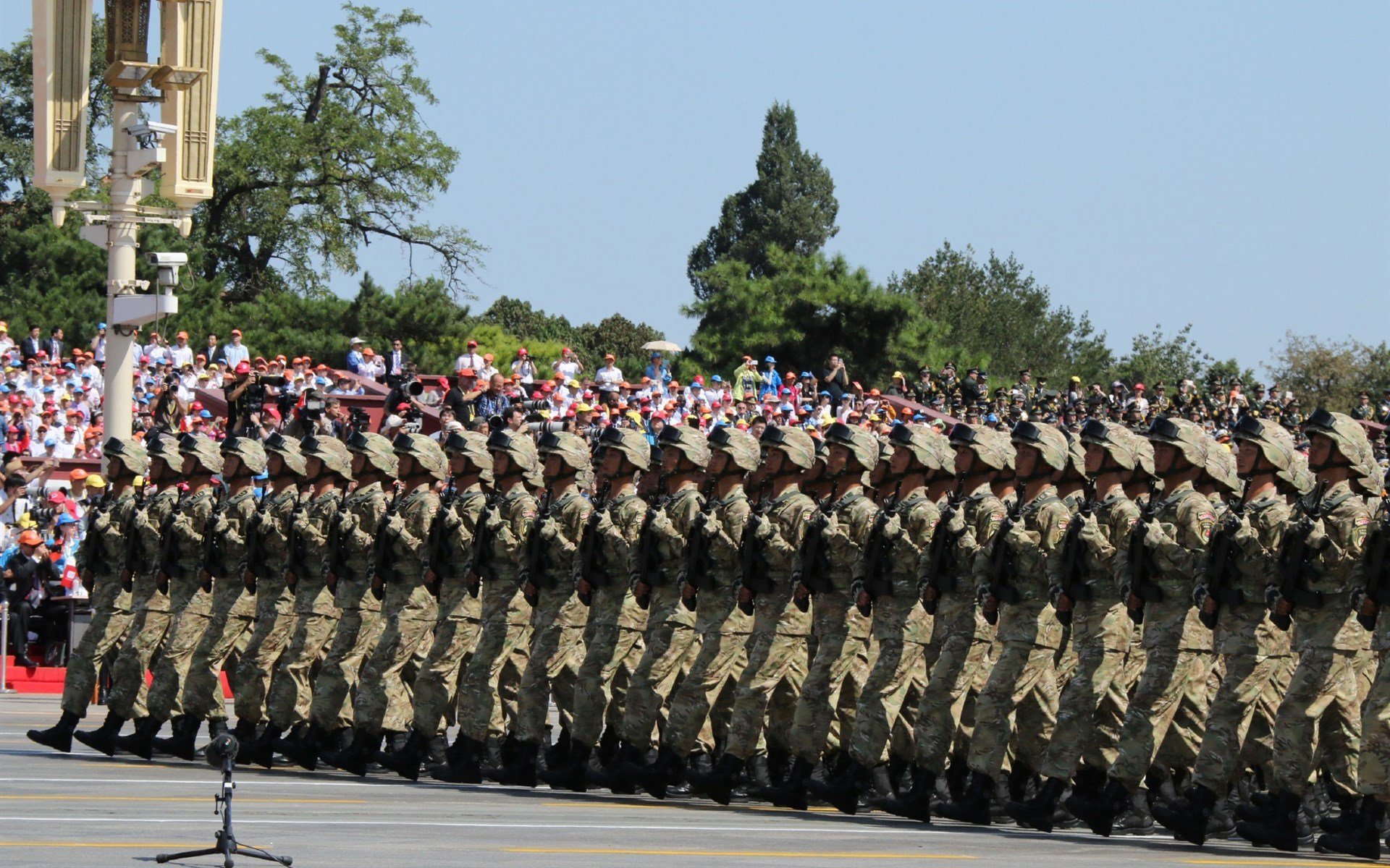 九游-在一次NBA历史纪录比赛中，库里投中14个三分，刷新“单场远投”纪录！