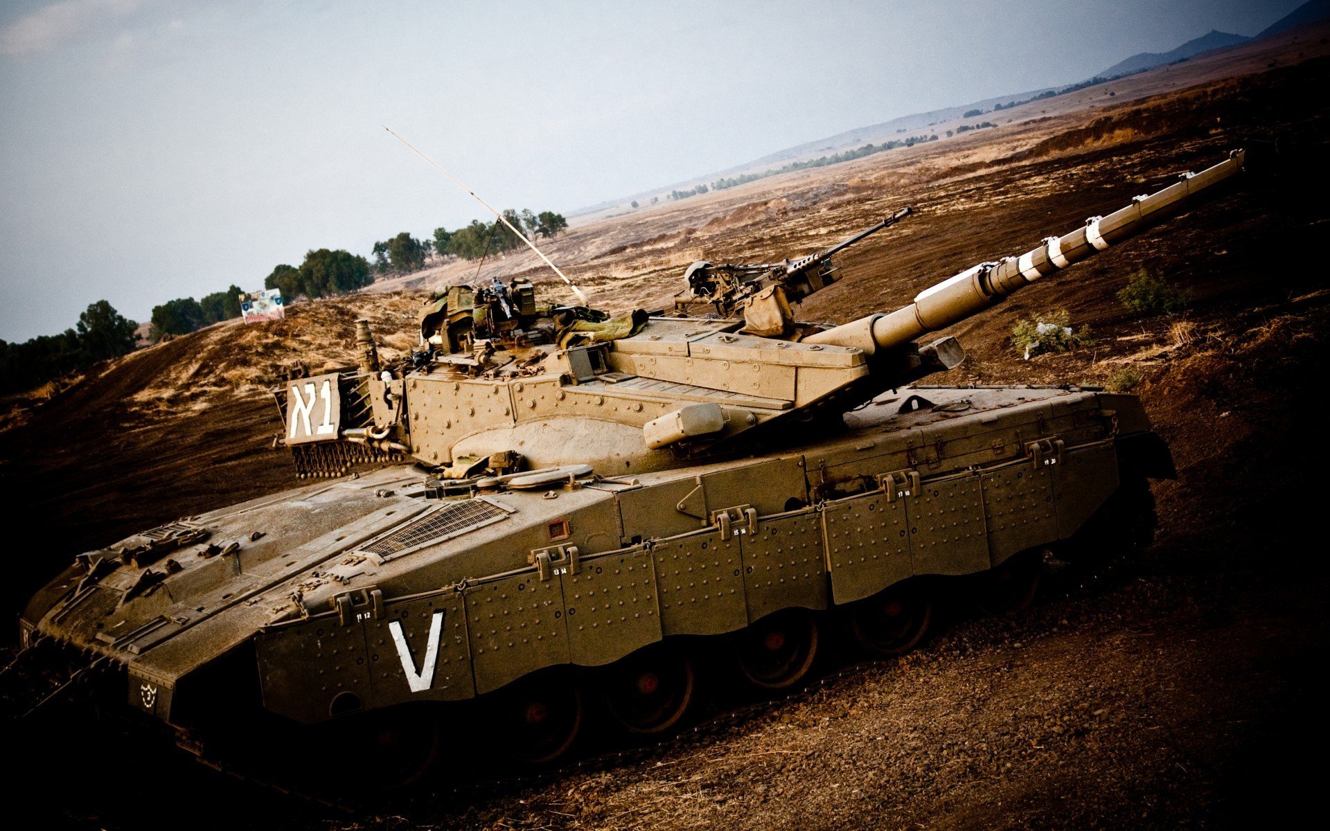 -浓眉中距离稳定输出湖人保持比分领先，浓眉在湖人